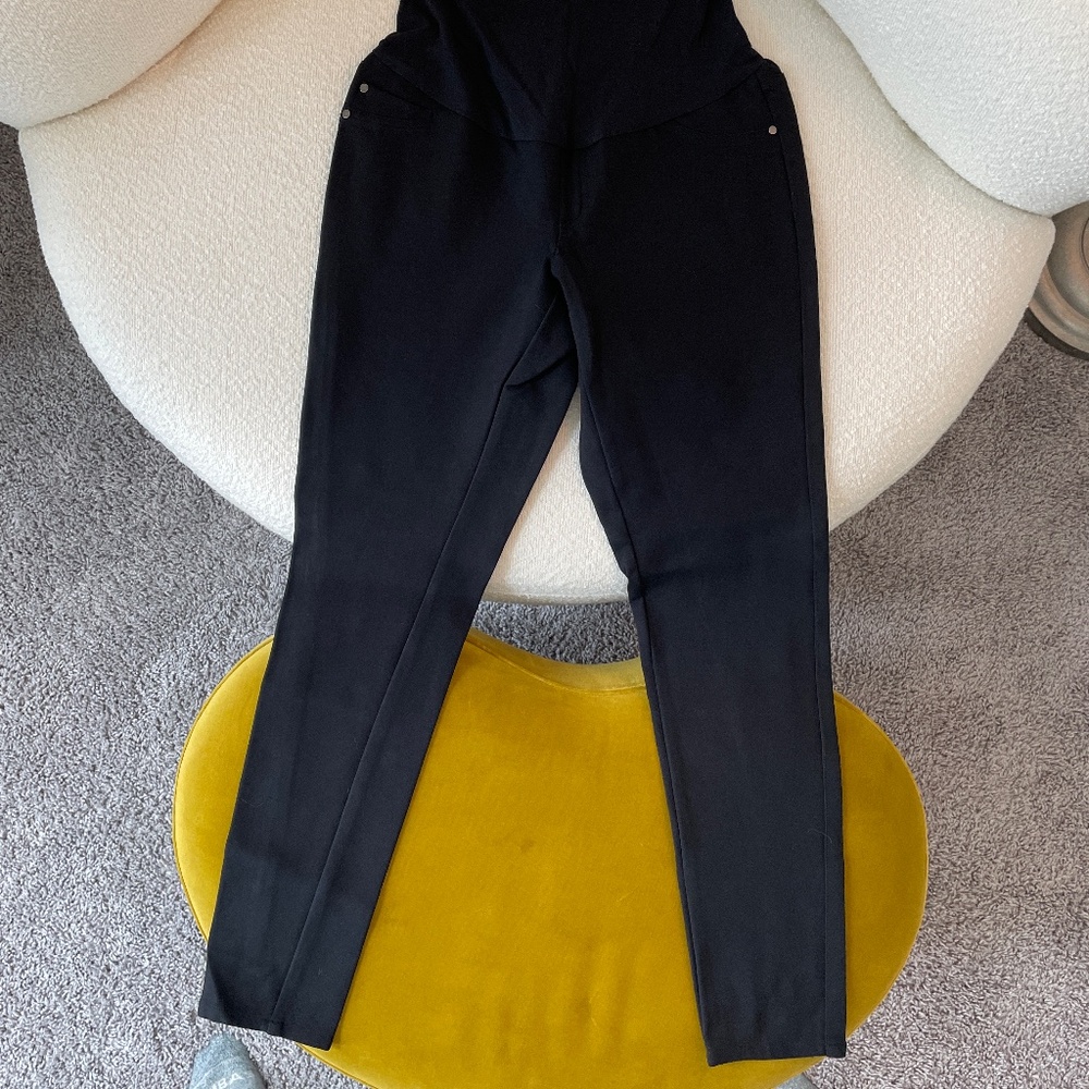 A Pea In The Pod Maternity Black dress pants - size Large